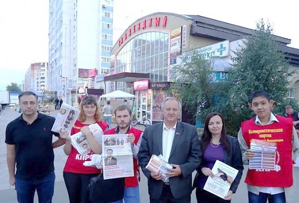 В Оренбурге прошли пикеты в рамках Всероссийской акции протеста против тупиковой социально-экономической политики правительства России