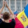 По лекалам Майдана. В столице Молдавии митингующие требуют отставки президента и разбивают палатки