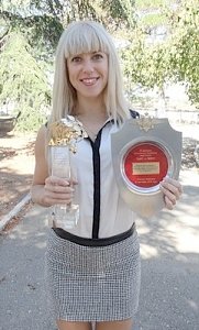 Солистка оркестра УМВД РФ по г. Севастополю Марина Гараджа стала победительницей конкурса «Щит и лира»