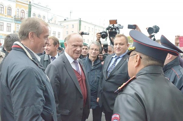 Около двух тысяч иркутян оказались заложниками в здании Центрального рынка