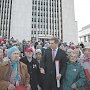 В Екатеринбурге тысячи пенсионеров вышли на митинг в поддержку закона КПРФ «О детях войны»