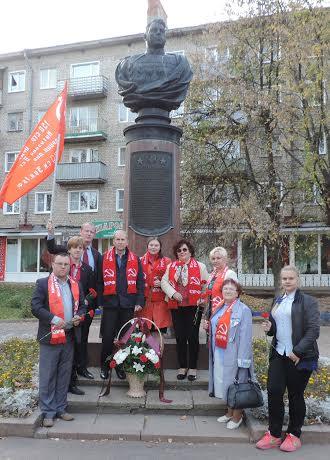 Ивановские коммунисты возложили цветы к памятнику Маршалу Советского Союза А.М.Василевского