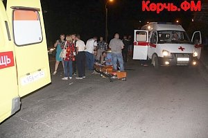В Керчи медики спасали людей на месте ДТП