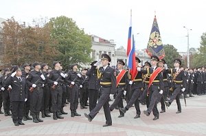 Курсанты крымского университета МВД приняли присягу и произнесли клятву верности родному Отечеству и своему народу