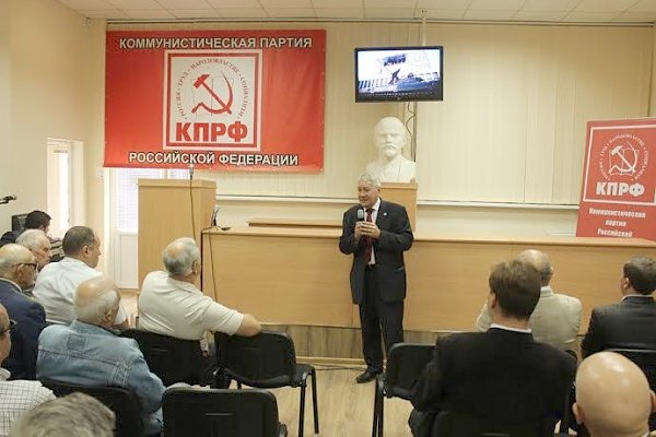Крымский реском КПРФ провёл собрание патриотического актива Симферополя, посвящённое трагическим событиям 3-4 октября 1993 года в Столице России