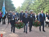 Михаил Шеремет совместно с британскими и русскими ветеранами возложил цветы к мемориалу «Вечный огонь»