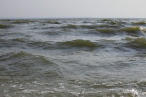 В Керченском проливе затонул катер: людей ищут спасатели