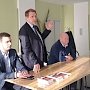 Депутат-коммунист А.П. Тарнаев проводит рабочую встречу с активистами Володарского района Нижегородской области