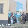 В Керчи неизвестные испортили ещё два граффити Путина