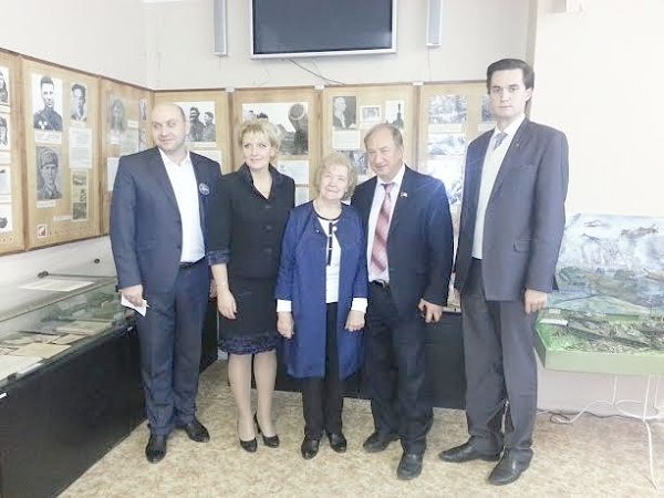 Валерий Рашкин поздравил с днём рождения школу имени Зои и Александра Космодемьянских