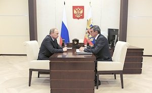Президент РФ провел рабочую встречу с губернатором Севастополя