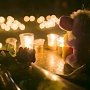 В крымской столице зажгли свечи в память о жертвах крушения А — 321