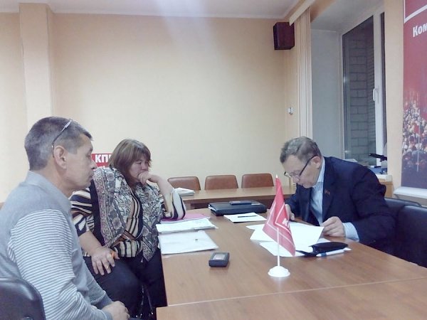 Владимир Поздняков провёл приём избирателей в Чите