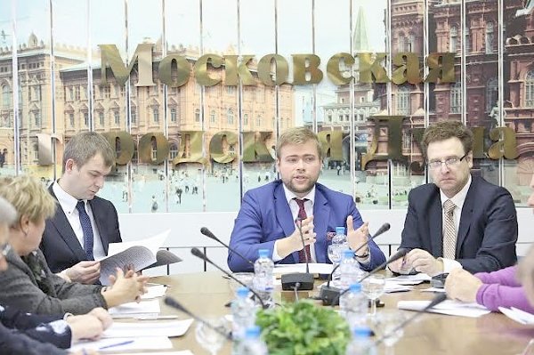Московские коммунисты на круглом столе в Мосгордуме предложили изменить правовую форму организации “Мосводосток” на государственное бюджетное учреждение
