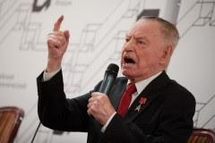 Советский министр Александр Ежевский встречает вековой юбилей на работе