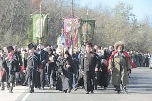 По Крыму проходит крестный ход с с Казанской иконой Божьей Матери (ОБНОВЛЕНО. ФОТО)