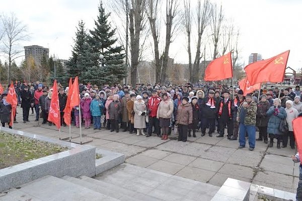 Самарская область. В Центральном районе Тольятти 7 ноября состоялся митинг против сокращений на предприятиях