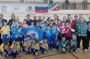 Команда пятиклассников первой гимназии Симферополя выиграла турнир по мини-футболу в Москве