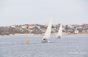 На выходных в Севастополе закроют парусный сезон