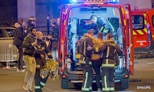 В Париже произошли взрывы и стрельба