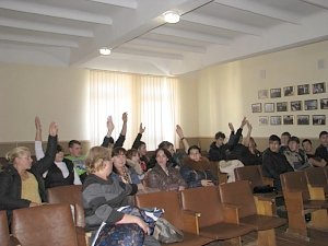 В Ленинском районе в школах проходит акция «Готовимся к сдаче норм ГТО вместе с полицейским»