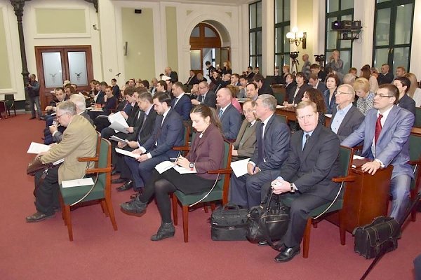 «В добрый путь, народные предприятия!». Г.А. Зюганов выступил на форуме в Торгово-промышленной палате РФ