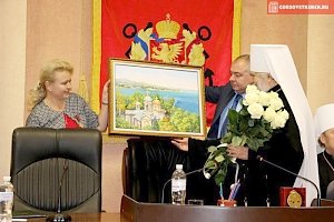 Керченским властям вручили награды от Патриарха