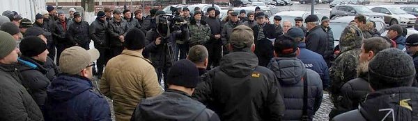 В Ярославле депутаты-коммунисты поддержали автоперевозчиков