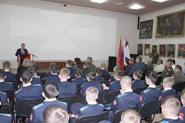 Депутат-коммунист Дмитрий Коломиец направил часть средств депутатского фонда на патриотическое воспитание молодежи в Краснодаре
