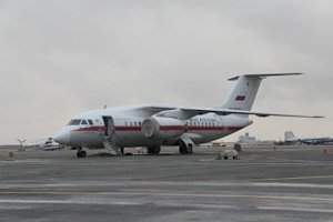 Самолет МЧС России доставил в Крым 300 мобильных электрогенераторов