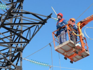 Энергетики Волгограда и Ростова помогают восстановить электроснабжение РК