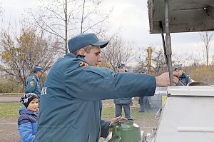 Наши спасатели нас берегут