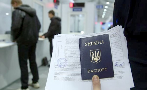 Бросают ли русские своих? Олег Царев о последствиях ужесточения российских миграционных правил для жителей Украины