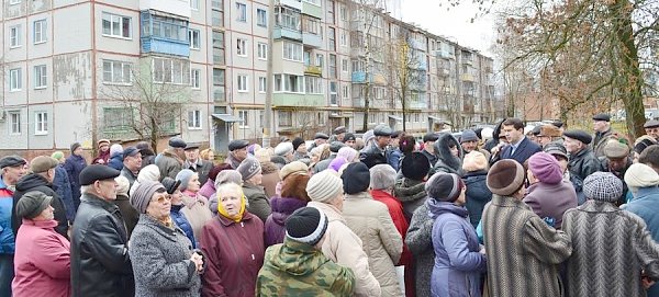Олег Лебедев продолжает проводить массовые встречи с жителями Тульской области