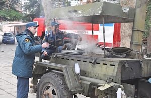 В Форосе развернули полевую кухню