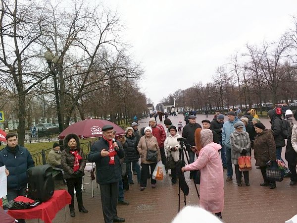 В столичном районе Сокольники прошла встреча с депутатом фракции КПРФ в Госдуме А.В. Потаповым