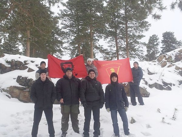 Уральский комсомол организовал восхождение на горы для школьников