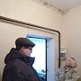 «Карточные домики». В новостройках погорельцев в Хакасии жуткий холод, падают потолки и постоянная сырость