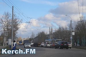 В Керчи произошло две аварии, движение затрудненно