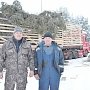 Новогодняя 20-метровая ель выехала из Великого Устюга в Крым – лично готовил её к отправлению главный российский Дед Мороз