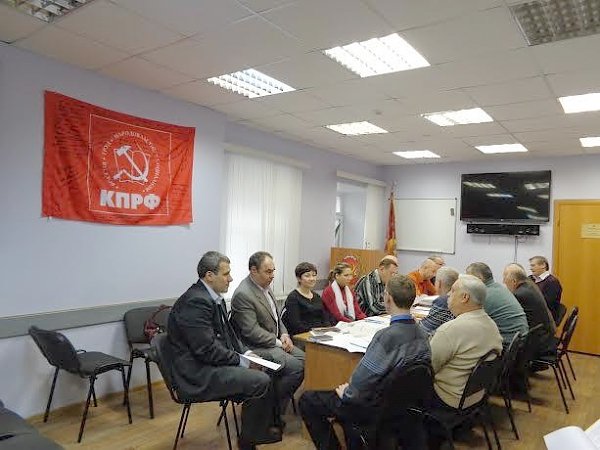 Нижегородские коммунисты провели круглый стол, посвященный взаимоотношениям партии и рабочего класса