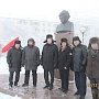 В день рождения И.В. Сталина якутские коммунисты возложили цветы к его памятнику