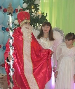 Правоохранители поздравили своих подшефных из «Чернышевского детского дома» с наступающими новогодними праздниками