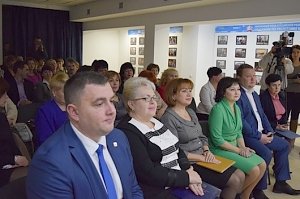 Наталья Маленко поздравила коллектив крымского отделения Пенсионного фонда России с 25-летием со дня образования ведомства