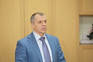 Владимир Константинов поздравил сотрудников Арбитражного суда РК с первой годовщиной образования ведомства