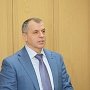 Владимир Константинов поздравил сотрудников Арбитражного суда РК с первой годовщиной образования ведомства