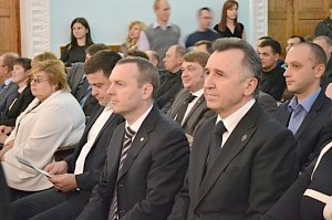 Константин Бахарев поздравил крымских энергетиков с профессиональным праздником