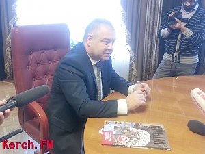 Глава Администрации Керчи желал бы видеть керчан в МУПах