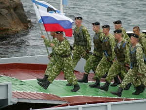 В Крыму наградили вернувшихся из Сирии морпехов