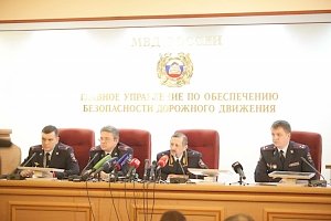 Госавтоинспекция разъяснила изменения законодательства в области обеспечения безопасности дорожного движения, вступающие в силу в 2016 году